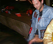 bradley-cooper-pissing1.png