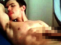 Taylor Lautner Nude