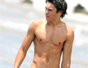 Zac Efron shirtless